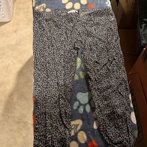 Aerie Gray Leopard Print Leggings